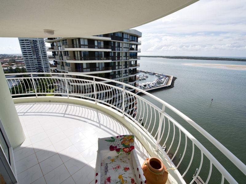 14A/5 Bayview Street, Runaway Bay QLD 4216