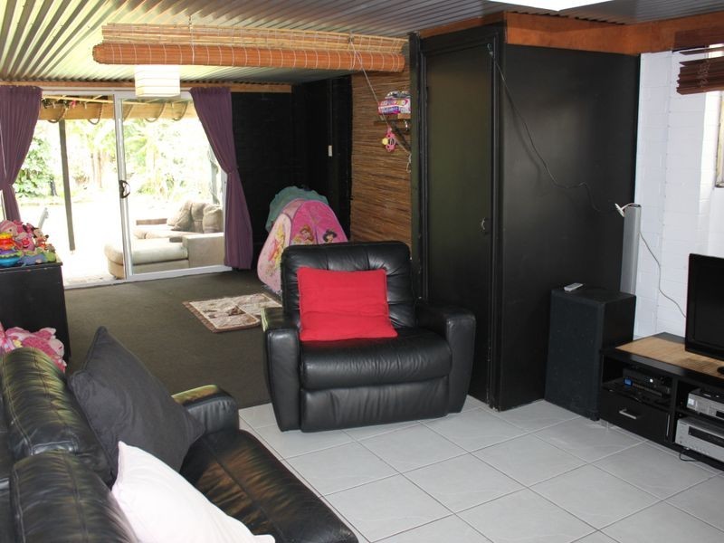 17 Musgrave Avenue, Labrador QLD 4215