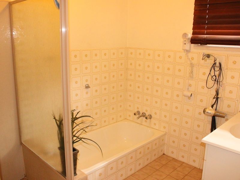 17 Musgrave Avenue, Labrador QLD 4215