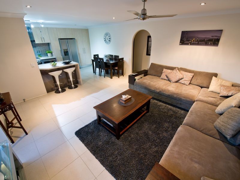 1/126 Oxley Drive, Paradise Point QLD 4216