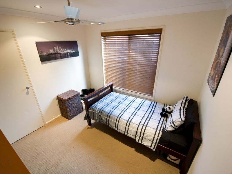 1/126 Oxley Drive, Paradise Point QLD 4216