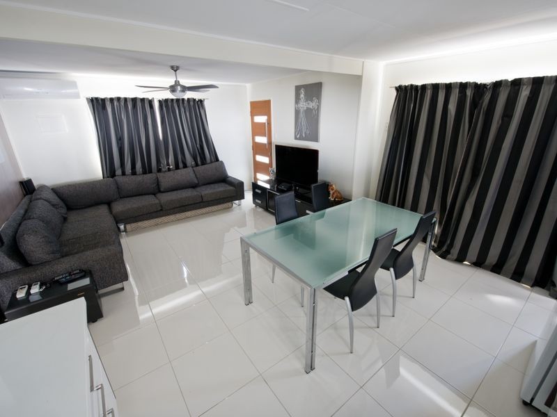 16 Medika Street, Runaway Bay QLD 4216