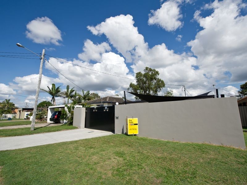 16 Medika Street, Runaway Bay QLD 4216