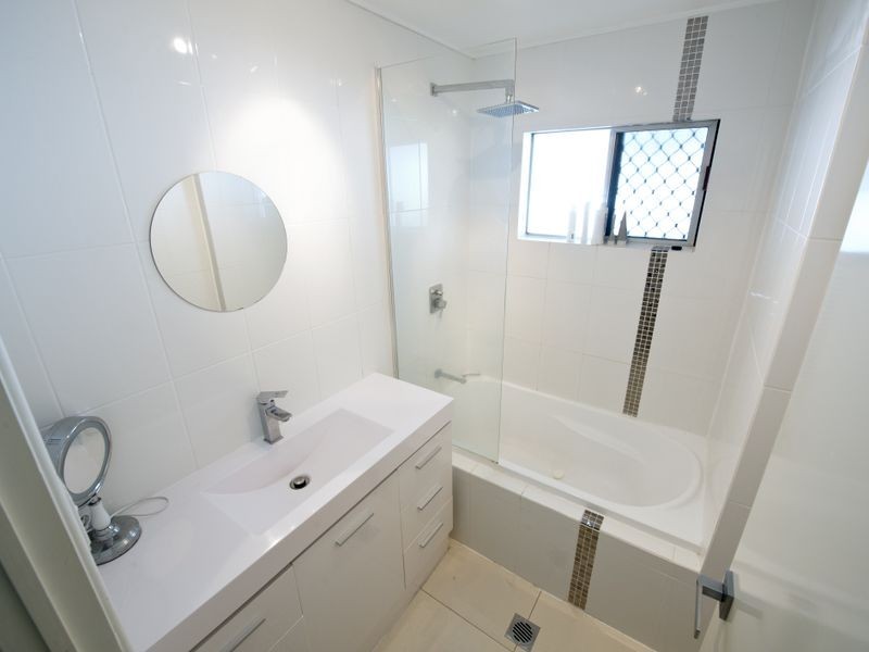 16 Medika Street, Runaway Bay QLD 4216