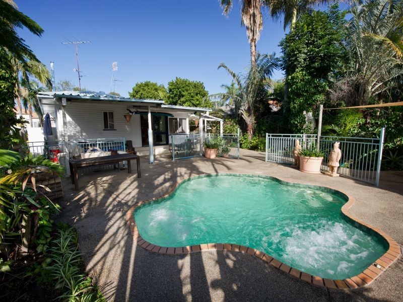 39 Robert Street, Labrador QLD 4215