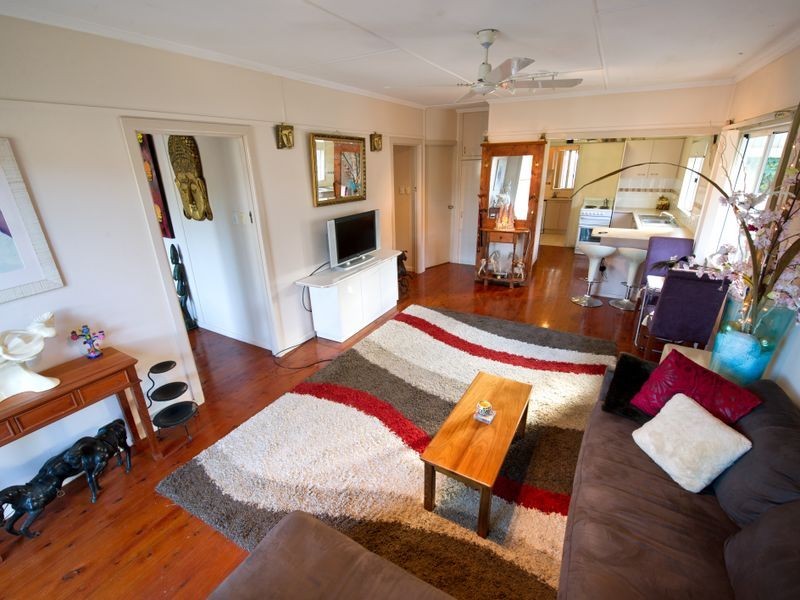 39 Robert Street, Labrador QLD 4215