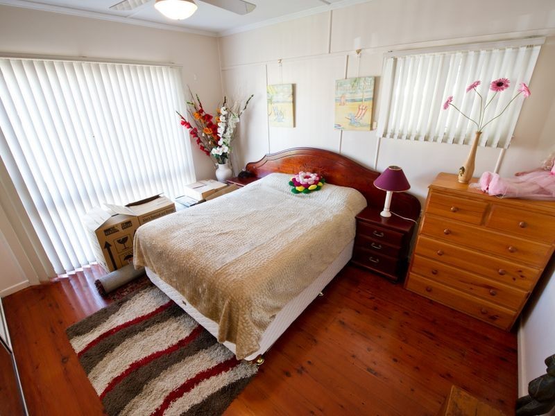 39 Robert Street, Labrador QLD 4215