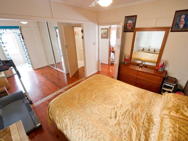 39 Robert Street, Labrador QLD 4215