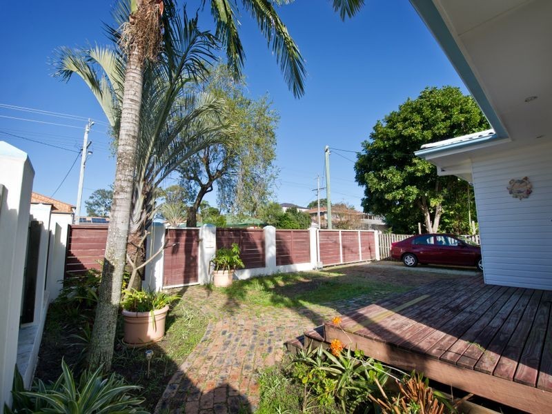 39 Robert Street, Labrador QLD 4215