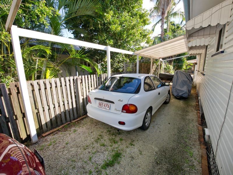 39 Robert Street, Labrador QLD 4215