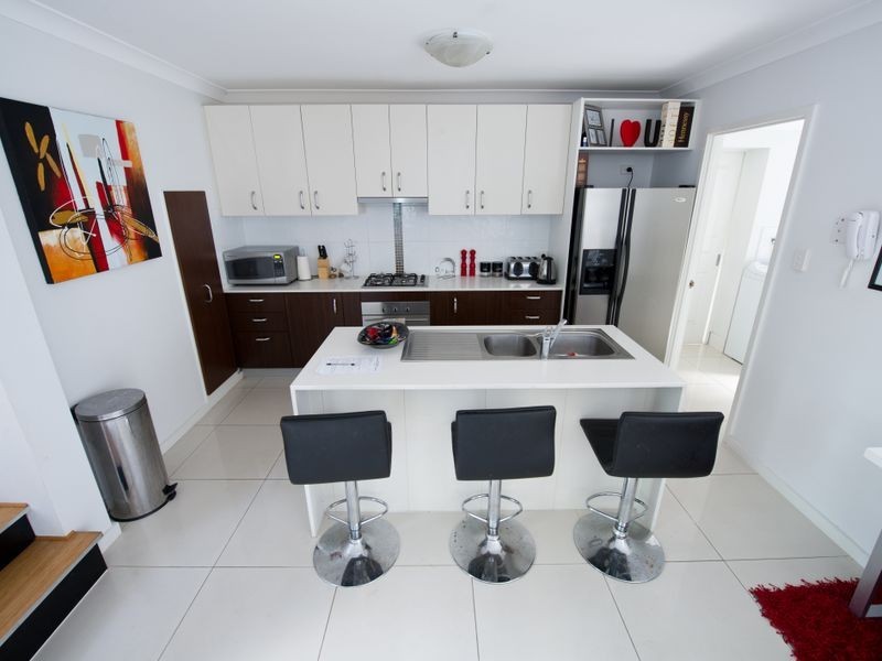 2/85 Whiting Street, Labrador QLD 4215