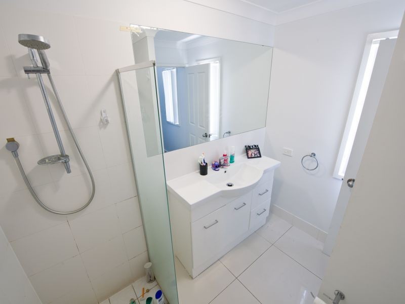 2/85 Whiting Street, Labrador QLD 4215