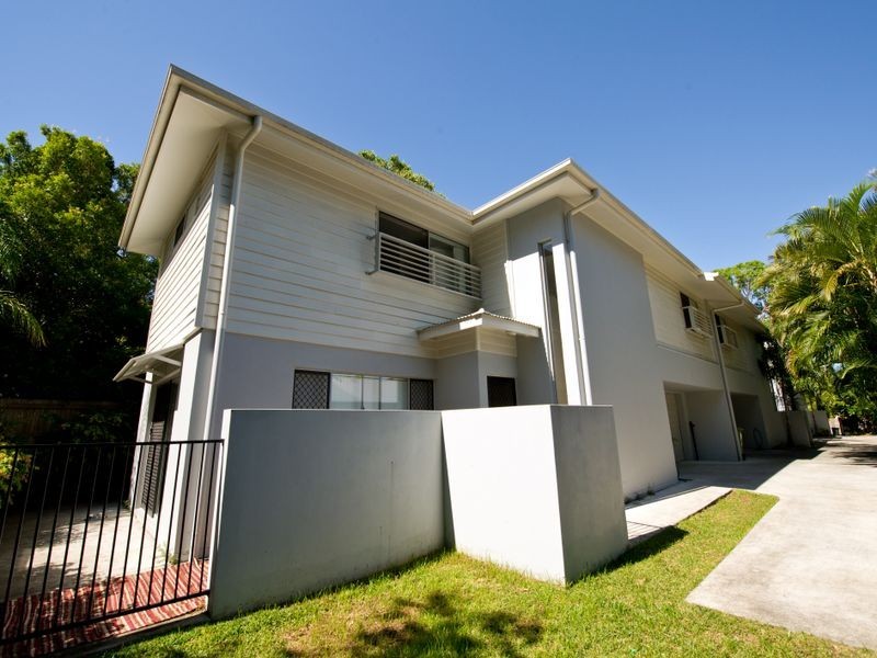 2/85 Whiting Street, Labrador QLD 4215