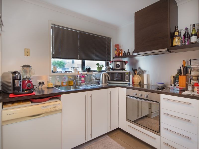 11/25 Ahern Street, Labrador QLD 4215