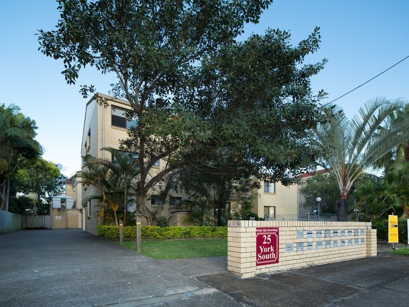 11/25 Ahern Street, Labrador QLD 4215