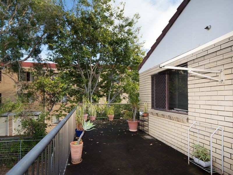 11/25 Ahern Street, Labrador QLD 4215