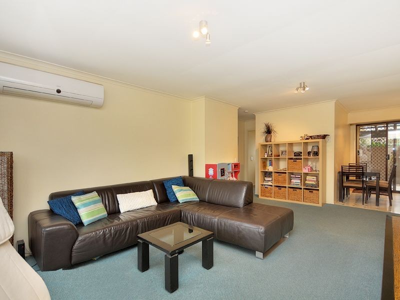 1/15 Stephenson Street, Labrador QLD 4215