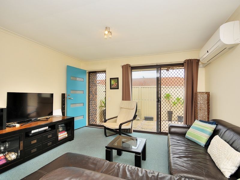 1/15 Stephenson Street, Labrador QLD 4215