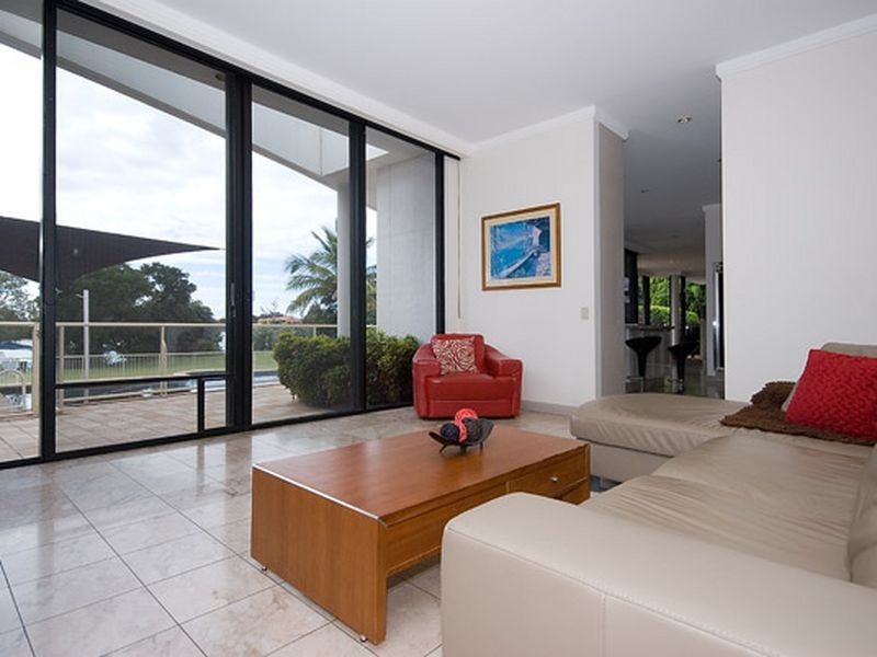 11 River Cove Place, Helensvale QLD 4212