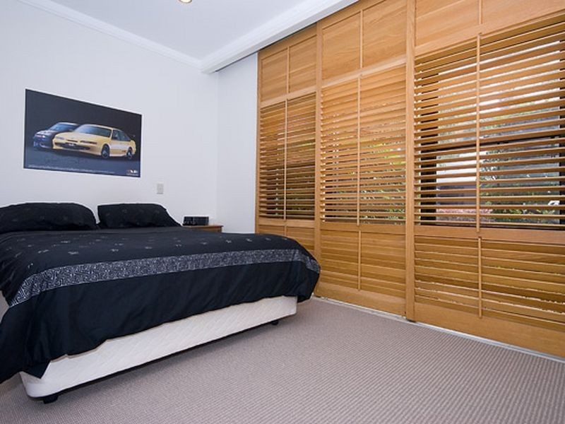 11 River Cove Place, Helensvale QLD 4212