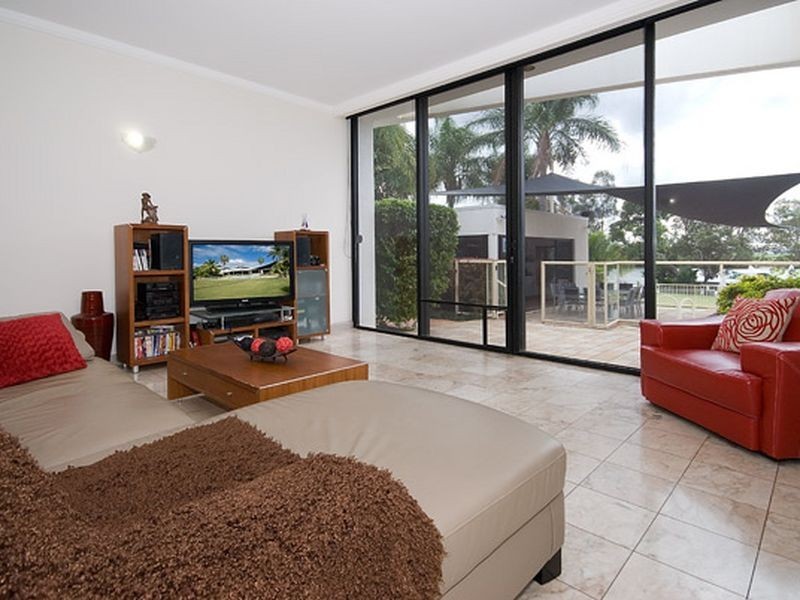 11 River Cove Place, Helensvale QLD 4212