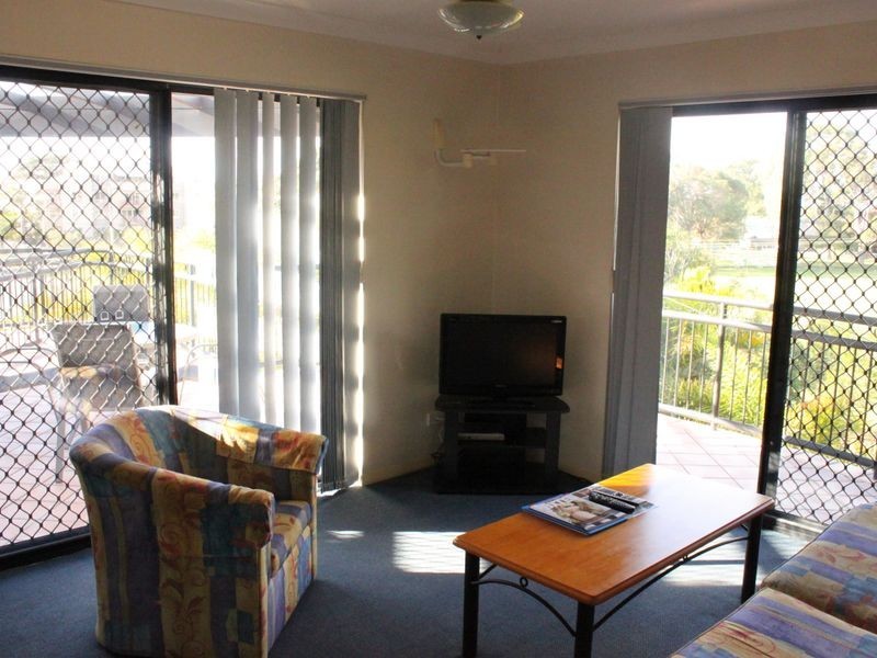 27/10 Bath Street, Labrador QLD 4215