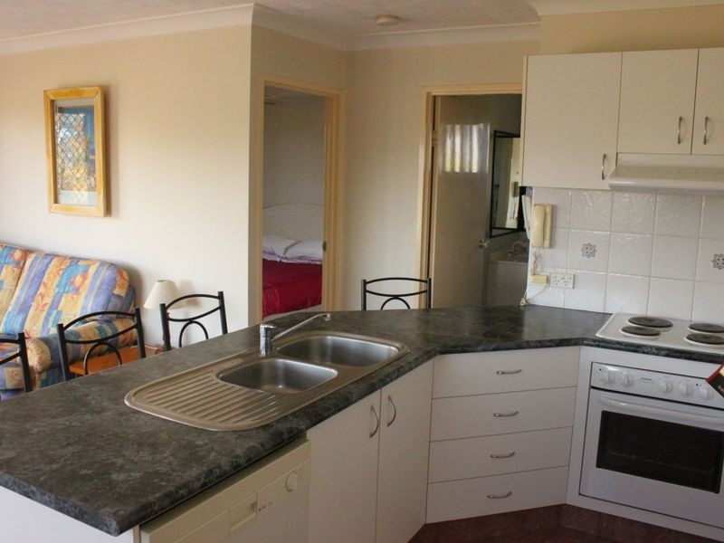 27/10 Bath Street, Labrador QLD 4215