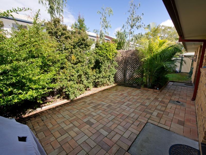 2/153 Government Road, Labrador QLD 4215