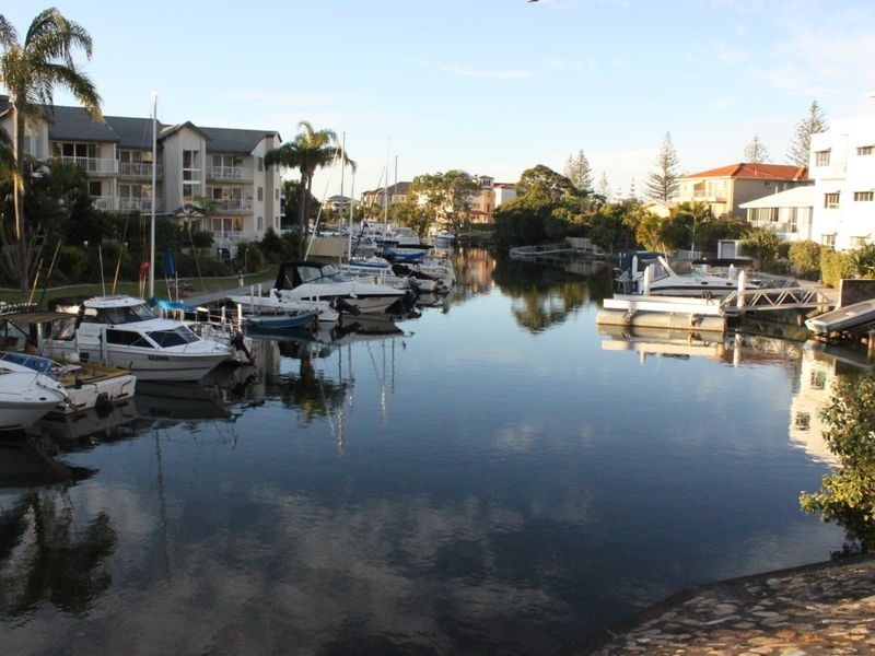 43/37 Bayview Street, Runaway Bay QLD 4216