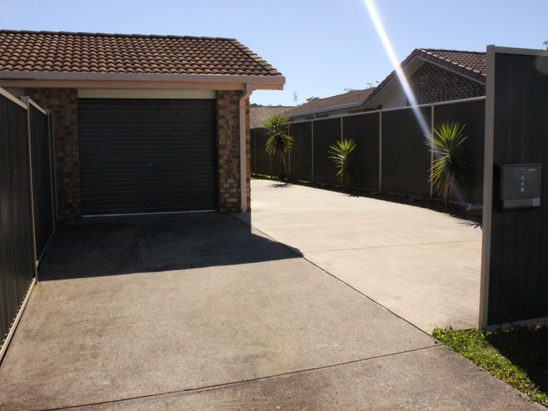 2/4 Kenny Drive, Labrador QLD 4215