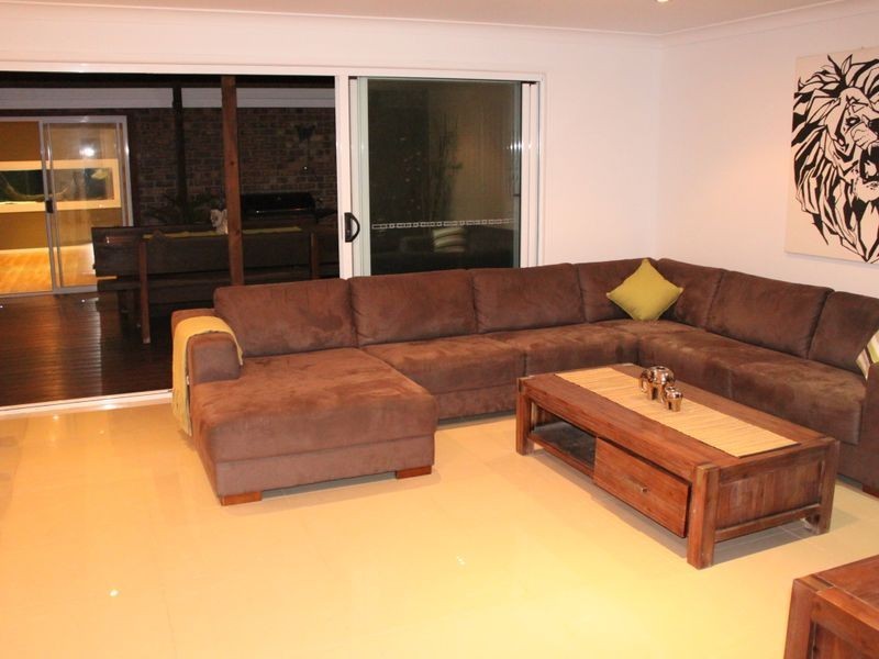 2/4 Kenny Drive, Labrador QLD 4215