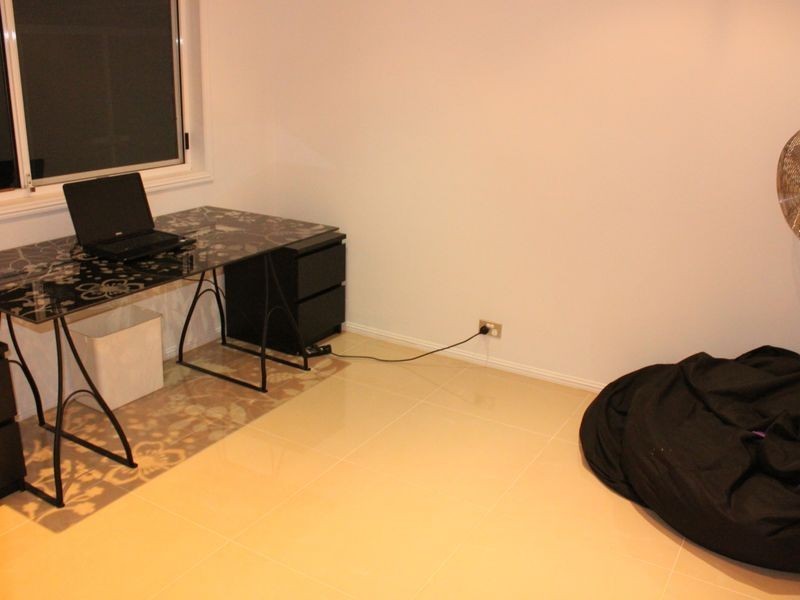 2/4 Kenny Drive, Labrador QLD 4215