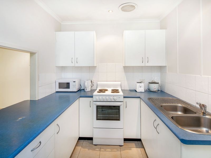 7/4 Sunshine Court, Labrador QLD 4215