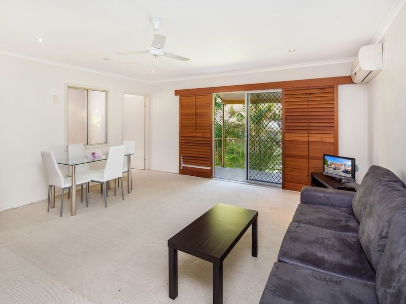 7/4 Sunshine Court, Labrador QLD 4215