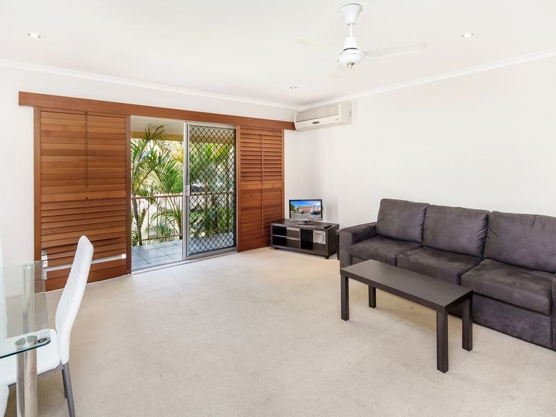 7/4 Sunshine Court, Labrador QLD 4215