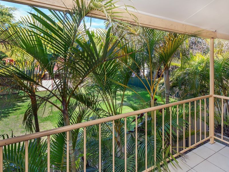 7/4 Sunshine Court, Labrador QLD 4215