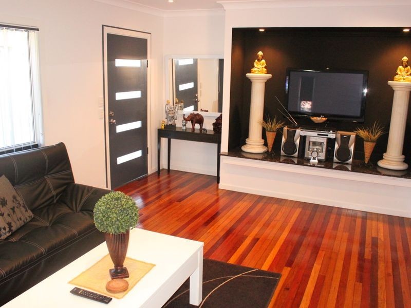 17 Gordon Street, Labrador QLD 4215