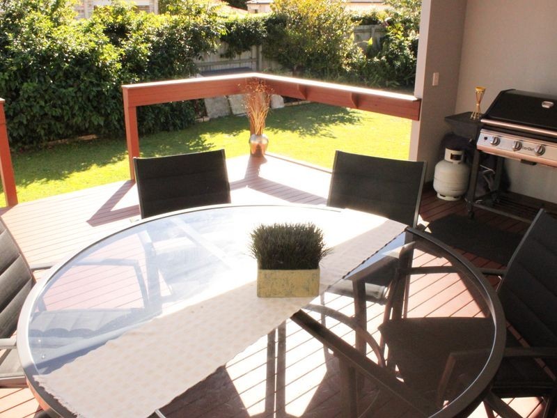 17 Gordon Street, Labrador QLD 4215