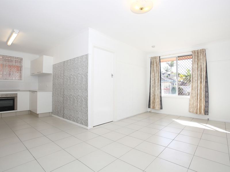 1 & 2/8 Phillip Street, Labrador QLD 4215