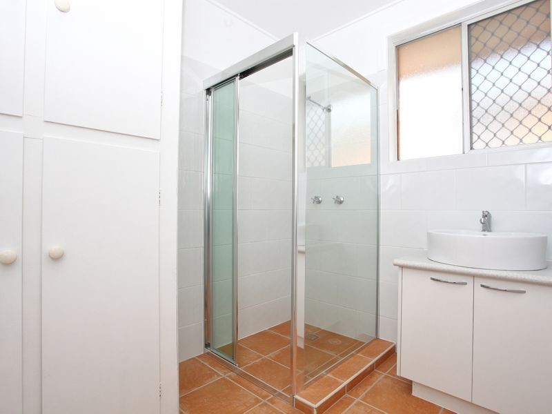 1 & 2/8 Phillip Street, Labrador QLD 4215