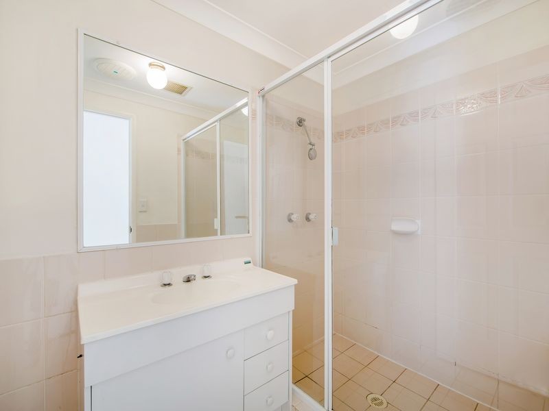 1/143 Frank Street, Labrador QLD 4215