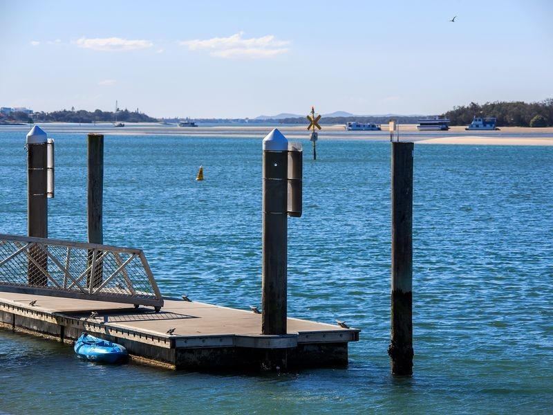 1/143 Frank Street, Labrador QLD 4215