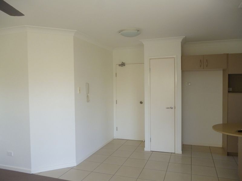 1/7 Phillip Street, Labrador QLD 4215