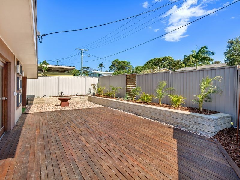 25 Heydon Avenue, Labrador QLD 4215