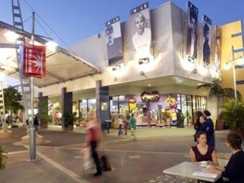 1/163 Olsen Avenue, Labrador QLD 4215