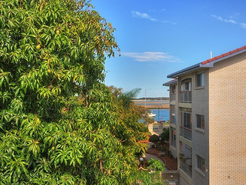 23/115 Frank Street, Labrador QLD 4215