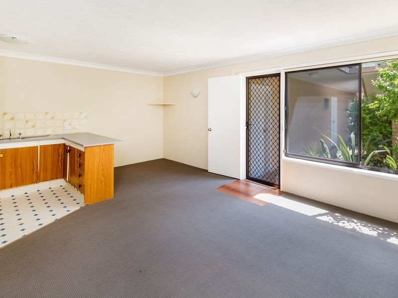 2/9 Brighton Street, Biggera Waters QLD 4216