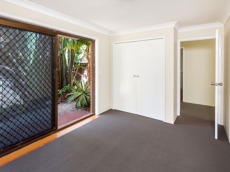 2/9 Brighton Street, Biggera Waters QLD 4216