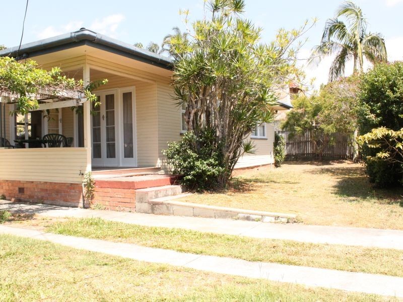 12 Phillip Street, Labrador QLD 4215