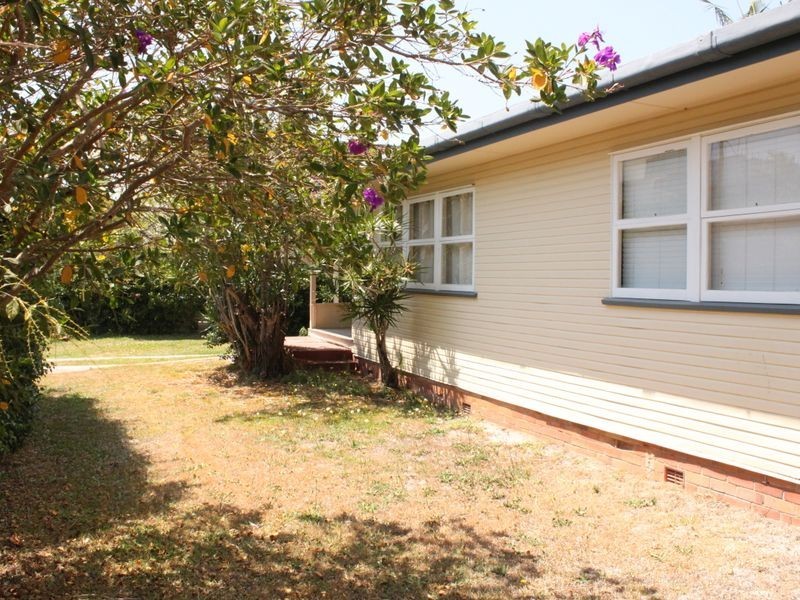 12 Phillip Street, Labrador QLD 4215